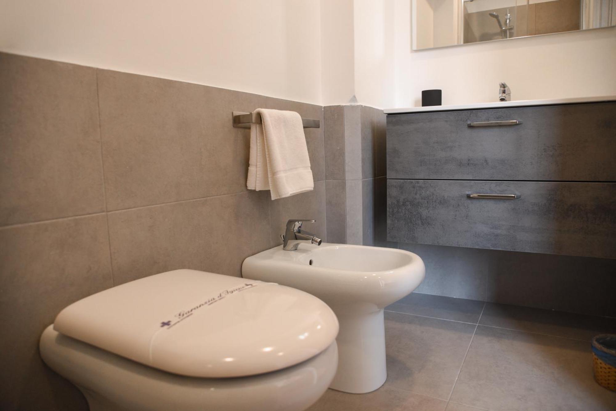 Apartamento Downtown Umberto 74 Nápoles Exterior foto