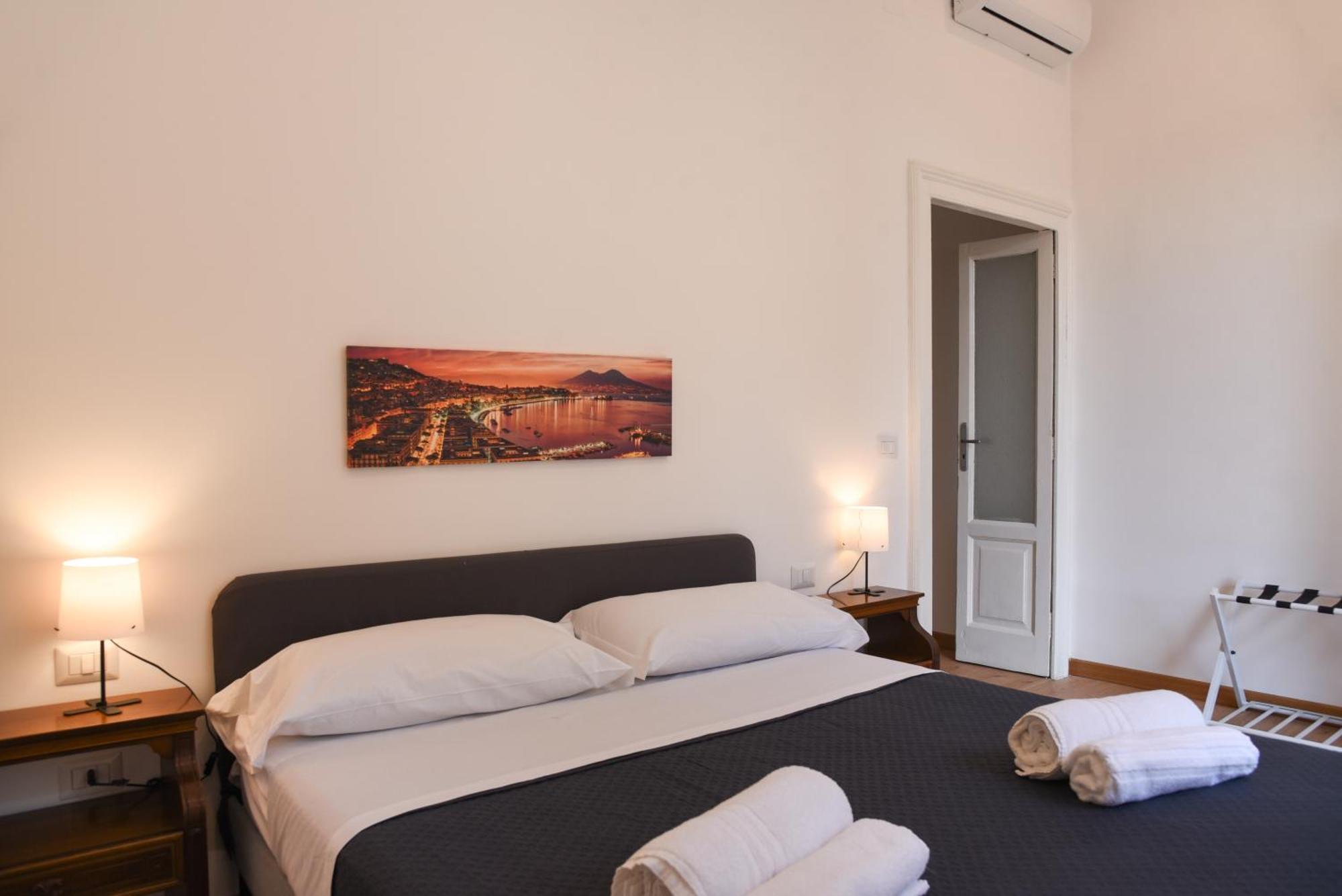 Apartamento Downtown Umberto 74 Nápoles Exterior foto